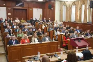 Drejtoria e Arsimit në Prizren mban takim koordinues me drejtorët e shkollave dhe Policinë e Kosovës