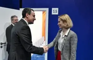 Kurti takohet me Kallasin, kërkon që Kosovës t’i jepet statusi i vendit kandidat për anëtarësim në BE