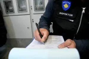 MINTI gjobit KEDS-in me 40 mijë euro për rastin me njehsorët elektrikë