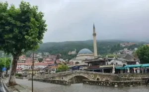 Fundjava me mot të paqëndrueshëm, IHMK paralajmëron reshje shiu dhe shkarkime rrufesh
