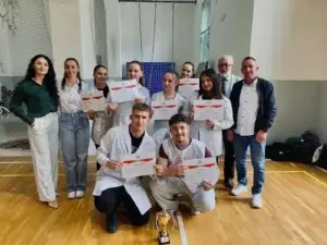 Nxënësit e shkollës “Luciano Motroni” fitues në garat komunale të Ndihmës së Parë