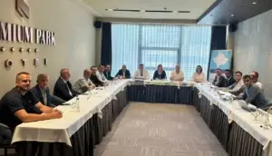 AKK hedh akuza drejt nivelit qendror se po ndërhynë në kompetencat ligjore dhe financiare të komunave