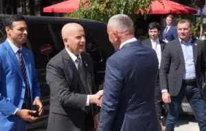Kamberi takon kongresistët amerikanë, kërkon barazi për shqiptarët në Luginë