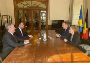 Konjufca dhe Bajrami diskutojnë me Sorensenin për avancimin e dialogut me Serbinë