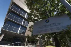 Ministria e Arsimit hap konkurset për mbështetje financiare në fushën e shkencës
