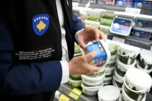 MINTI dhe AUV inspektojnë produktet e qumështit me përmbajtje bimore e shtazore