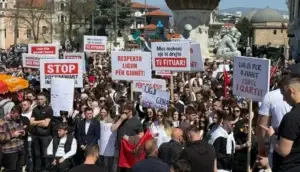 Sot në Shkup protestojnë studentët shqiptarë: Kërkojnë gjuhë dhe drejtësi
