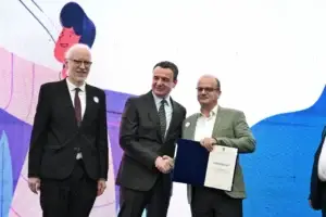 Kurti mori pjesë në ceremoninë e ndarjes së mirënjohjeve për shërbyesit civilë të dalluar, në prag të Ditës Ndërkombëtare të Shërbimit Publik
