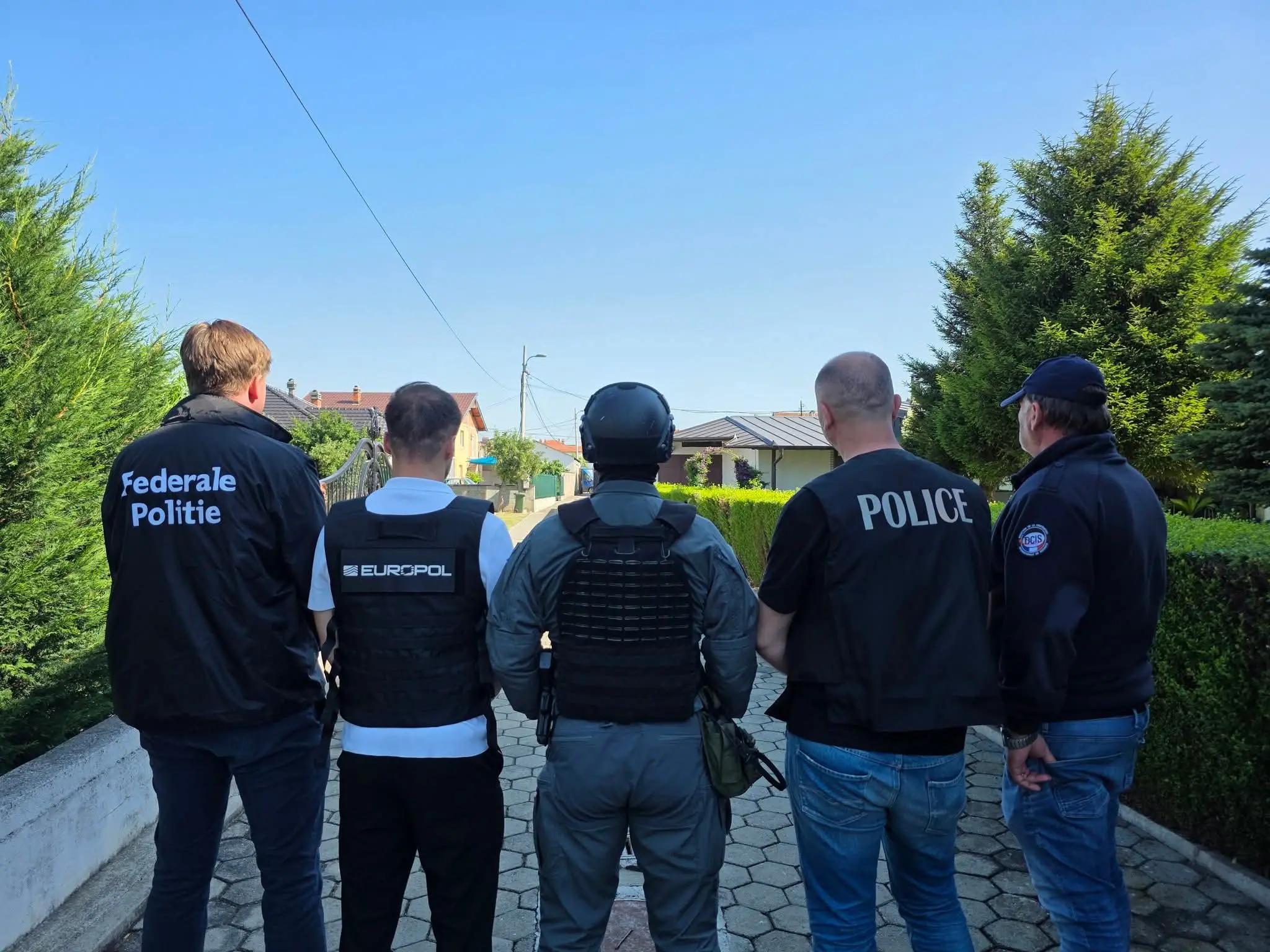 Europol: Bisedat e koduara ekspozuan perandorinë kriminale 80 milionë euroshe në Kosovë