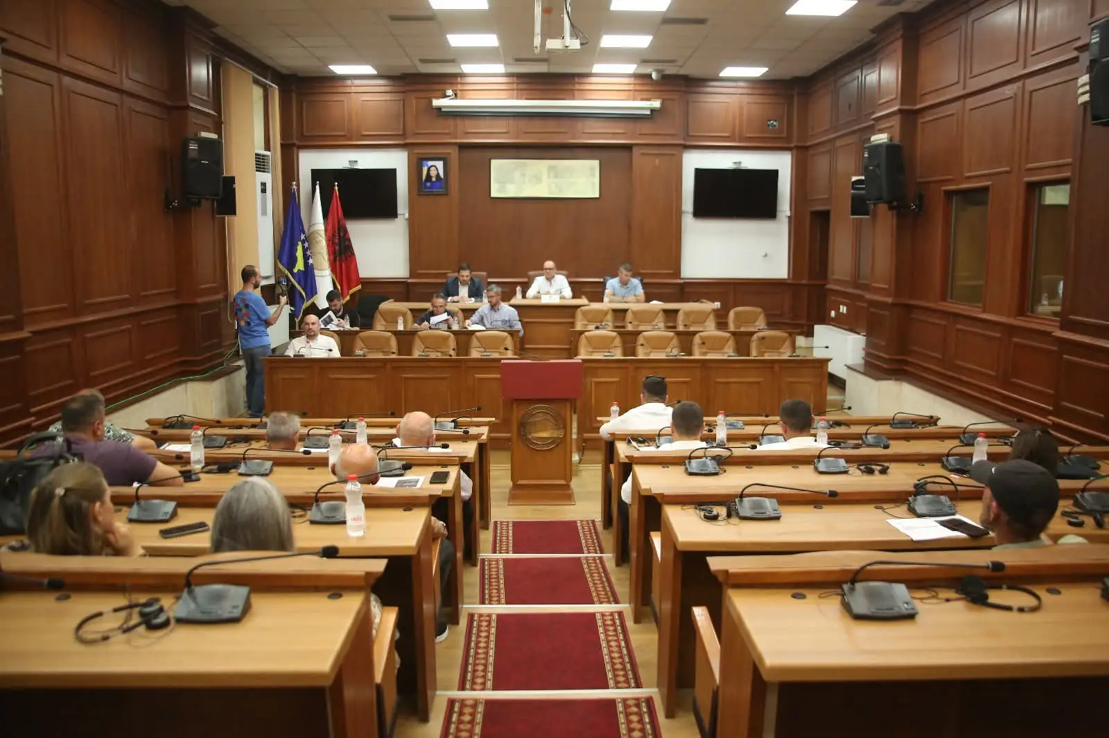 U mbajt konsultim publik me qytetarë në Prizren për Qarkoren e Parë Buxhetore 2027/01 dhe Kornizën Afatmesme Buxhetore