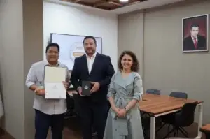 Përfundon vizita e ekspertit amerikan Dr. Carl Canlas në Universitetin “Ukshin Hoti”