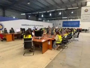 KQZ: Vazhdon numërimi i votave me postë, mbi 72 mijë pako të aprovuara deri më tani