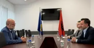 Basha dhe Malaj diskutojnë projektet infrastrukturore Kosovë-Shqipëri