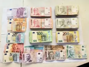 Dogana e Kosovës zbulon mbi 30 mijë euro të padeklaruara në Bërnjak