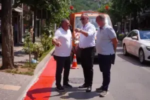 Ripërtërihet shenjëzimi rrugor në Prizren, vazhdojnë punimet në gjithë komunën