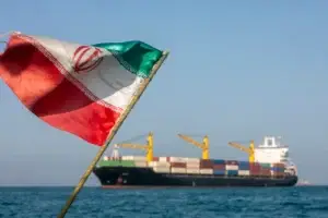Irani njofton për mbylljen e Ngushticës së Hormuzit