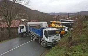 Aktakuzë ndaj gjashtë serbëve për barrikadat në veri