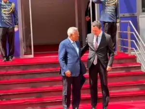 Costa takon Haxhiun dhe Kurtin në Prishtinë
