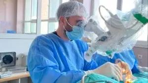 18 vjet ishte përballur me humbje të rëndë të dëgjimit dhe vështirësi në komunikim, QKUK njofton për trajtimin e suksesshëm të një pacienteje