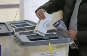 Associated Press për zgjedhjet në Kosovë: Rënia e pjesëmarrjes pasqyron zhgënjimin e votuesve