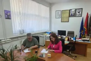 Drejtoria e Arsimit në Prizren dhe Terre des hommes Kosovë nënshkruajnë marrëveshje për mbrojtjen digjitale të fëmijëve