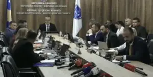 Shtyhet mbledhja e KGJK-së, mungesa e kuorumit pengon trajtimin e dorëheqjeve të gjyqtarëve serbë