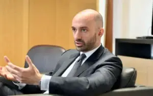 Ministri francez sot në Kosovë, takohet me Konjufcën
