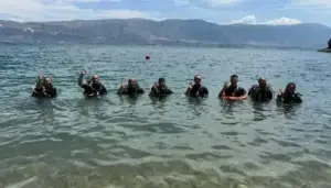 Pjesëtarë të FSK-së përfundojnë me sukses trajnimin e zhytjes në Republikën e Shqipërisë