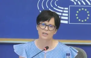 Kos e habitur që Paunoviqi vazhdon të jetë ministre