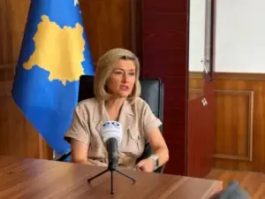 Kusari-Lila: Çmimi i naftës mund të ulet në ditët në vijim, por vetëm me 1-2 cent