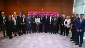Basha: Hapja e bazës së Wizz Air në Prishtinë, hap i rëndësishëm për aviacionin civil në Kosovë