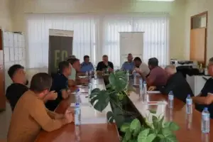 Banorët e lagjes “Arbana” diskutojnë çështjet e sigurisë dhe infrastrukturës me përfaqësuesit institucionalë