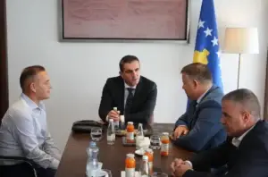 Kryeprokurori i Shtetit dhe drejtori i Policisë së Kosovës bisedojnë për intensifikimin e bashkëpunimit ndërinstitucional