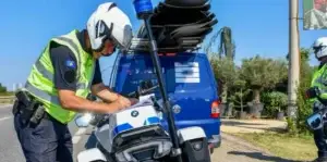 Policia shton mbikëqyrjen e trafikut me njësi të motoçikletave