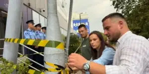 Rinia Demokratike e Kosovës aksion para objektit të Qeverisë