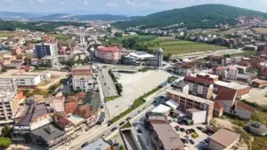 Një grua e vdekur dhe një burrë i plagosur me armë zjarri në Kërvasari të Malishevës