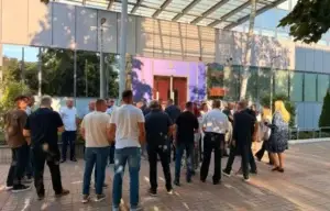PDK-ja e Aleanca paralajmërojnë protesta masive nëse nuk vazhdon seanca konstituive