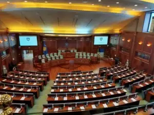 Vazhdon seanca konstituive e Kuvendit