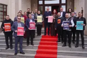 Kuvendari Tefik Tarashaj kërkon që Prizreni të stoliset me flamuj të UÇK-së për 16 shtatorin