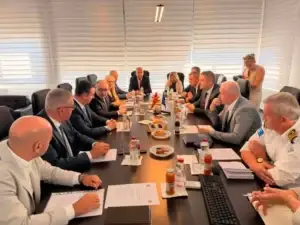 Drejtori i Doganës së Kosovës pret homologun maqedonas, në fokus reformat doganore