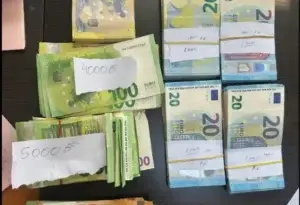 Dogana zbulon 30 mijë euro të padeklaruara në Vërmicë, paratë ishin fshehur në kamion