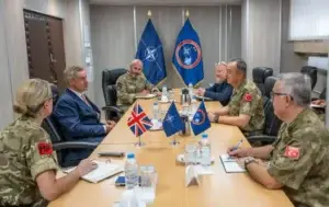 Komandanti i KFOR-it takoi ambasadorin britanik, diskutuan rreth situatës së sigurisë në rajon
