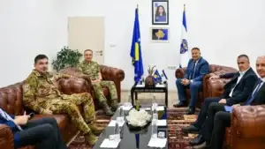 Komandanti i KFOR-it takon drejtorin e Policisë, rikonfirmohet partneriteti për Kosovën