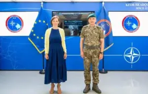Komandanti i KFOR-it takoi shefen e BE-së në Kosovë, diskutuan situatën e sigurisë në vend