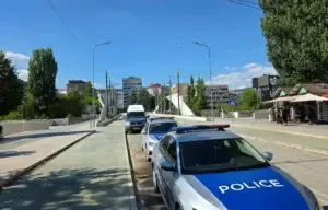 Ndërron roje ura që simbolizonte ndarjen dhe bashkimin