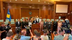 PDK-ja dhe AAK-ja akuzojnë Kurtin se e ka dobësuar pozitën e Kosovës në arenën ndërkombëtare