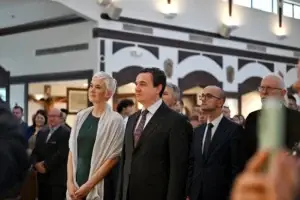 Kryeministri Kurti vizitoi Kishën Katolike Shqiptare “Zoja e Shkodrës” në New York