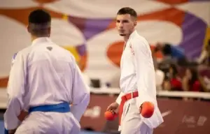 Islam Selmani, kampion mesdhetar