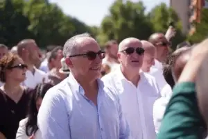 Totaj: Qeveria duhet t’i mbështesë komunat, jo t’i bllokojë e t’i godasë qytetarët
