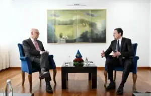 Kurti takohet me Scharping: Qëndroi pranë popullit shqiptar të Kosovës më ’99